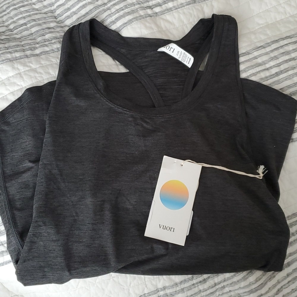 Vuori Lux Performance Tank Charcoal